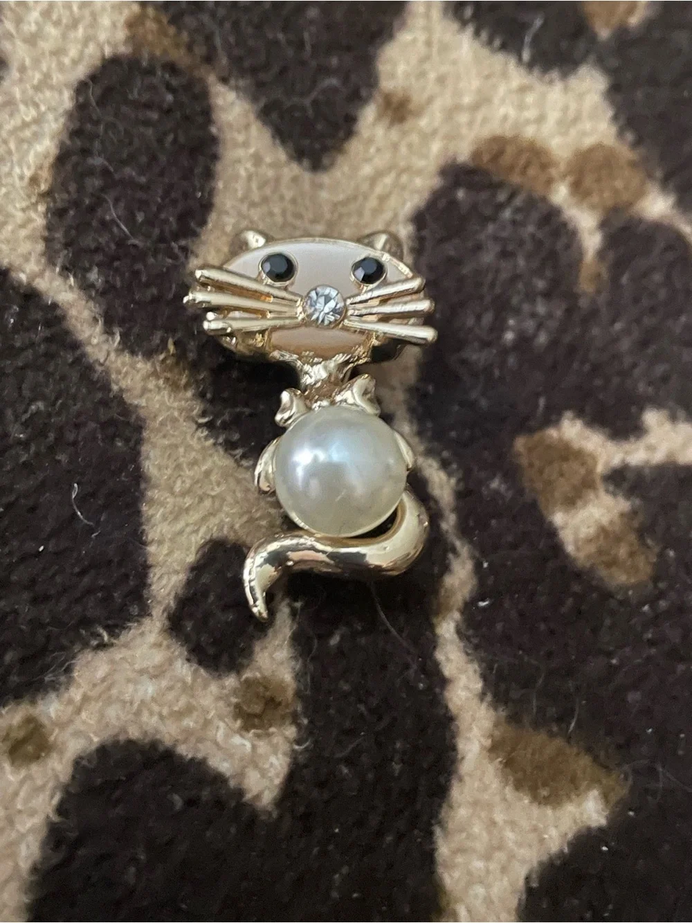 Gold Cat Pin Brooch with Pearl Accent